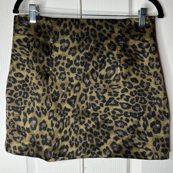 Zara Animal Print Mini Skirt Leopard - Picture 9 of 11